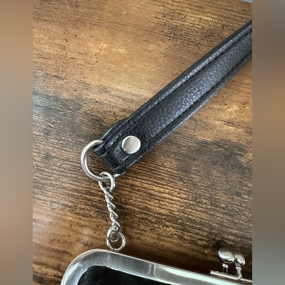 Gorgeous velvet and sequin black clutch with chain and pleather strap - Picture 3 of 8